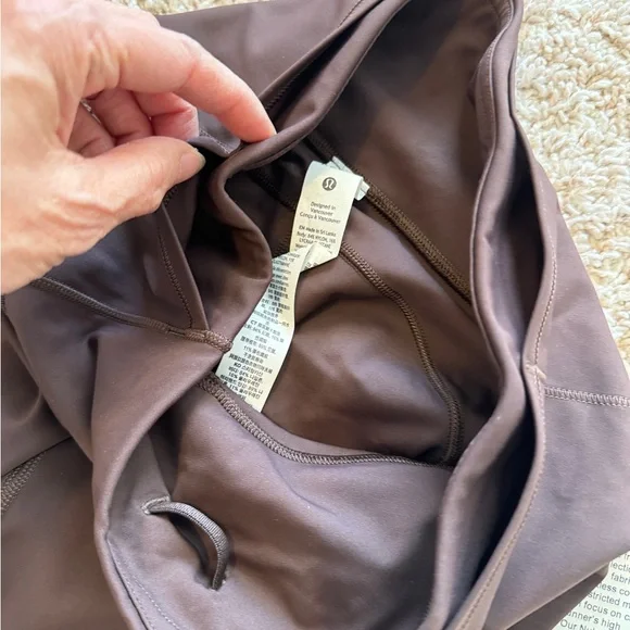 Lululemon Fast & Free Crop leggings in the Nulux fabric HR Crop 23" *Ref Size 4 - Picture 3 of 10